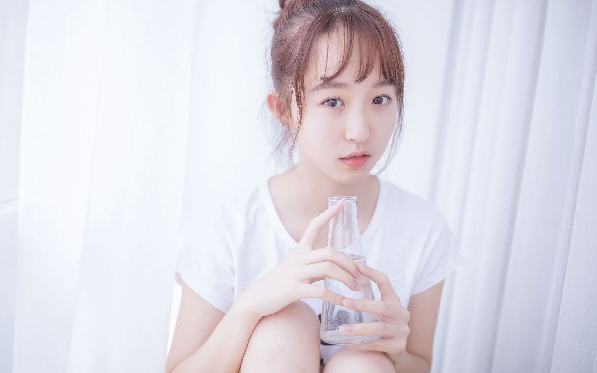 北欧风暴席卷绿茵，丹麦以节奏之名碾压瑞典，登贝莱化身B组唯一破局者